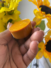 Load image into Gallery viewer, Turmeric &amp; Oat Soap Dots